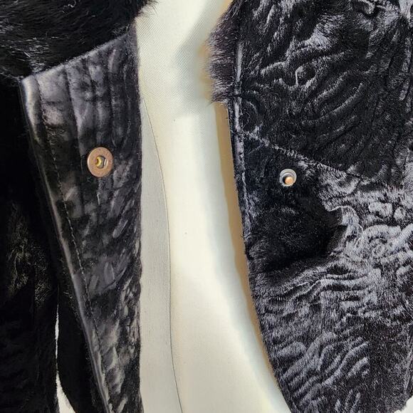 Vtg 90s Y2K Black Fur Leather Patchwork Collared Fuzzy Goth Vampy Jacket Sz M - Picture 5 of 9